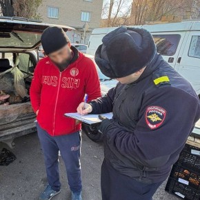 В Черкесске сотрудники отдела организации применения административного законодательства и участковые пресекли несанкционированную торговлю в районе Центрального рынка