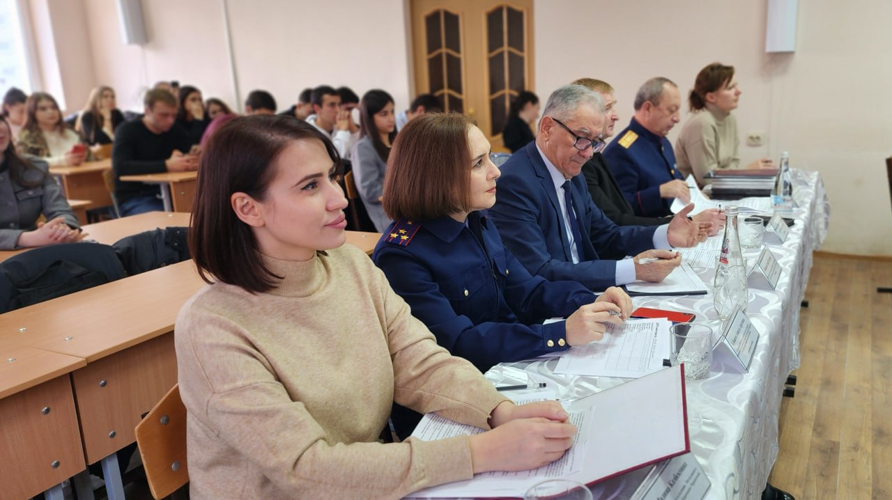 Офицеры регионального следственного управления провели для студентов вуза викторину, приуроченную ко Дню основания «майорских» следственных канцелярий Офицеры регионального следственного управления провели для студентов вуза викторину, приуроченную ко Дню основания «майорских» следственных канцелярий