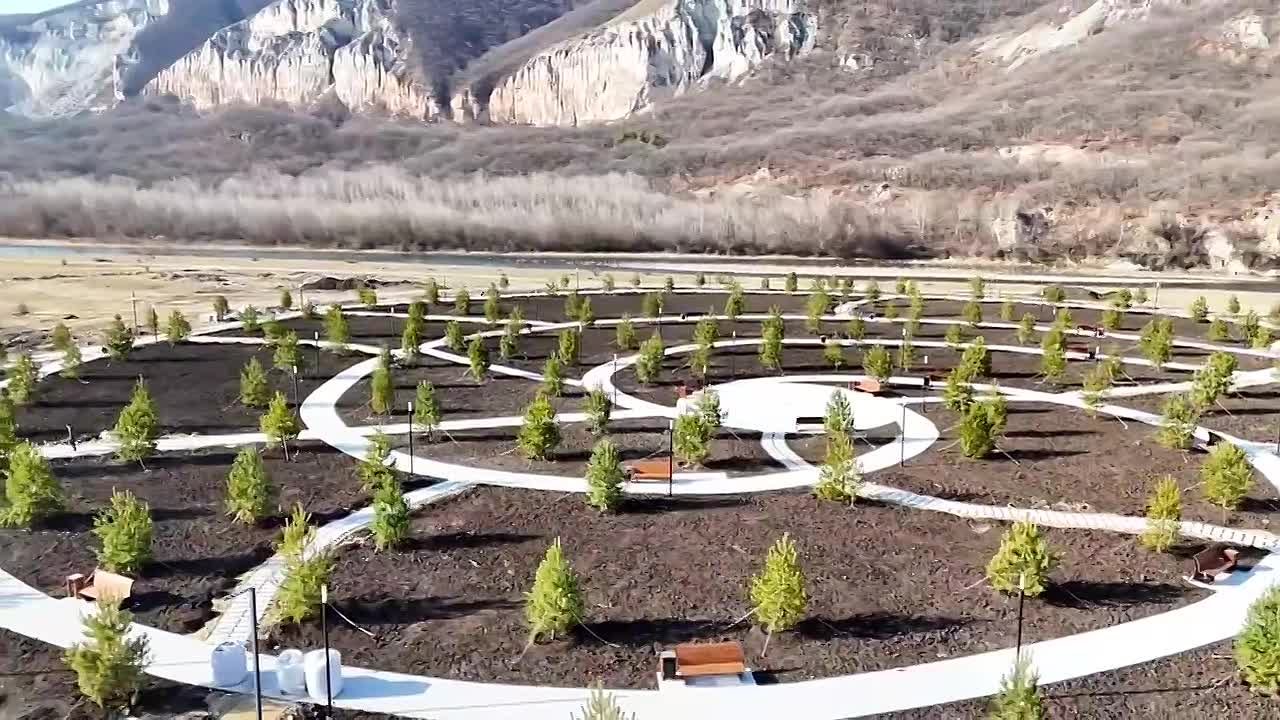 В Усть-Джегуте завершаются работы по благоустройству парка «Зелёный остров» - победителя IX Всероссийского конкурса лучших проектов создания комфортной городской среды