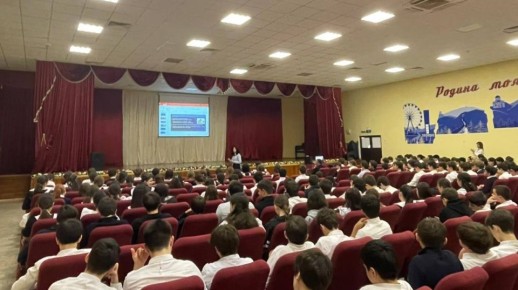 Сотрудники Центра по противодействию экстремизму провели профилактическое мероприятие в гимназии № 19 города Черкесска
