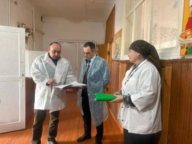 Прокуратура Карачаевского района организовала проверку по публикации о нарушениях в общеобразовательном учреждении а. Кумыш