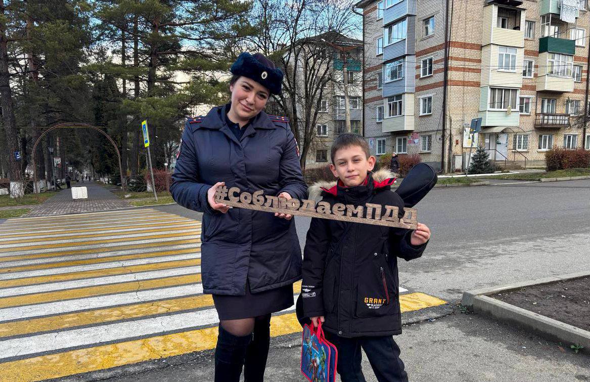 Сотрудники Госавтоинспекции МО МВД России «Зеленчукский» провели в Урупском районе Сотрудники Госавтоинспекции МО МВД России «Зеленчукский» провели в Урупском районе