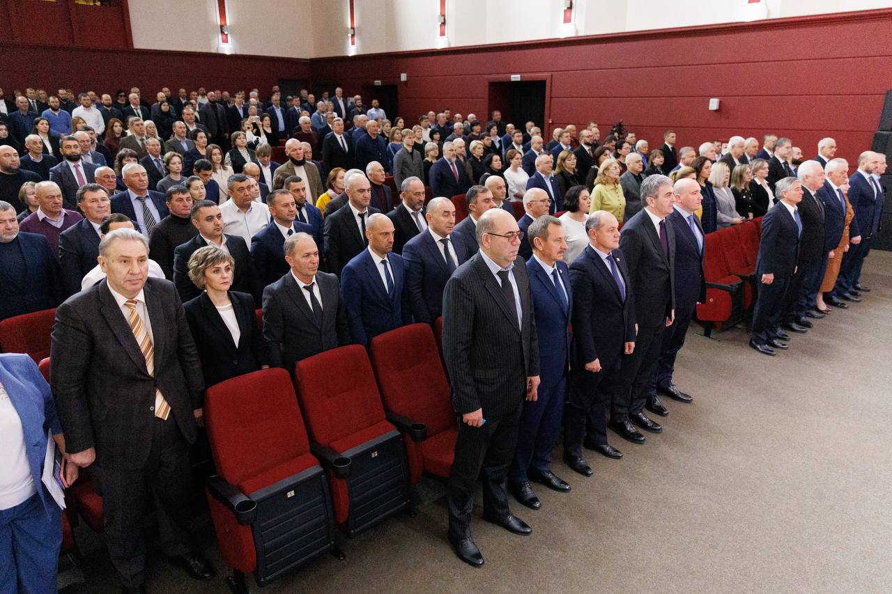 В Черкесске состоялась XXXI Конференция Карачаево-Черкесского регионального отделения партии «Единая Россия» В Черкесске состоялась XXXI Конференция Карачаево-Черкесского регионального отделения партии «Единая Россия»