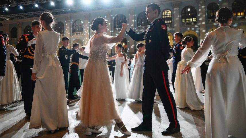 Воспитанники Центра военно-патриотического воспитания молодежи «Авангард» из Карачаево-Черкесии выступили на кремлевском кадетском балу Воспитанники Центра военно-патриотического воспитания молодежи «Авангард» из Карачаево-Черкесии выступили на кремлевском кадетском балу