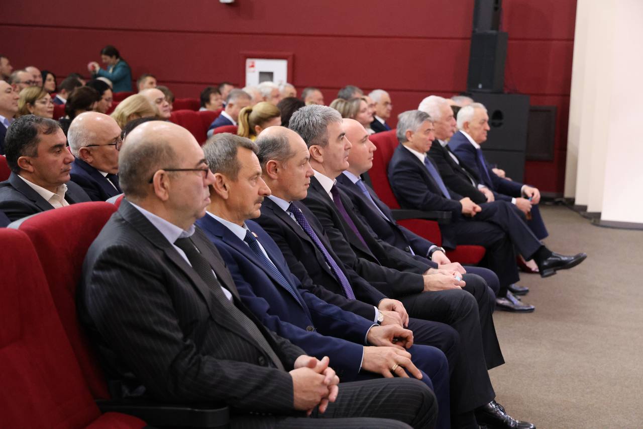 В Черкесске состоялась XXXI Конференция Карачаево-Черкесского регионального отделения партии «Единая Россия» В Черкесске состоялась XXXI Конференция Карачаево-Черкесского регионального отделения партии «Единая Россия»