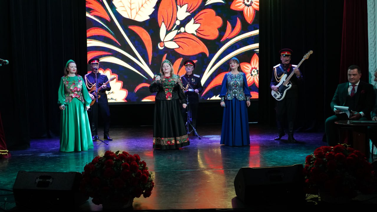 Свой 75-летний юбилей отметил наш земляк, советский и российский актёр, режиссёр, Народный артист России Хасан Якубович Биджиев Свой 75-летний юбилей отметил наш земляк, советский и российский актёр, режиссёр, Народный артист России Хасан Якубович Биджиев