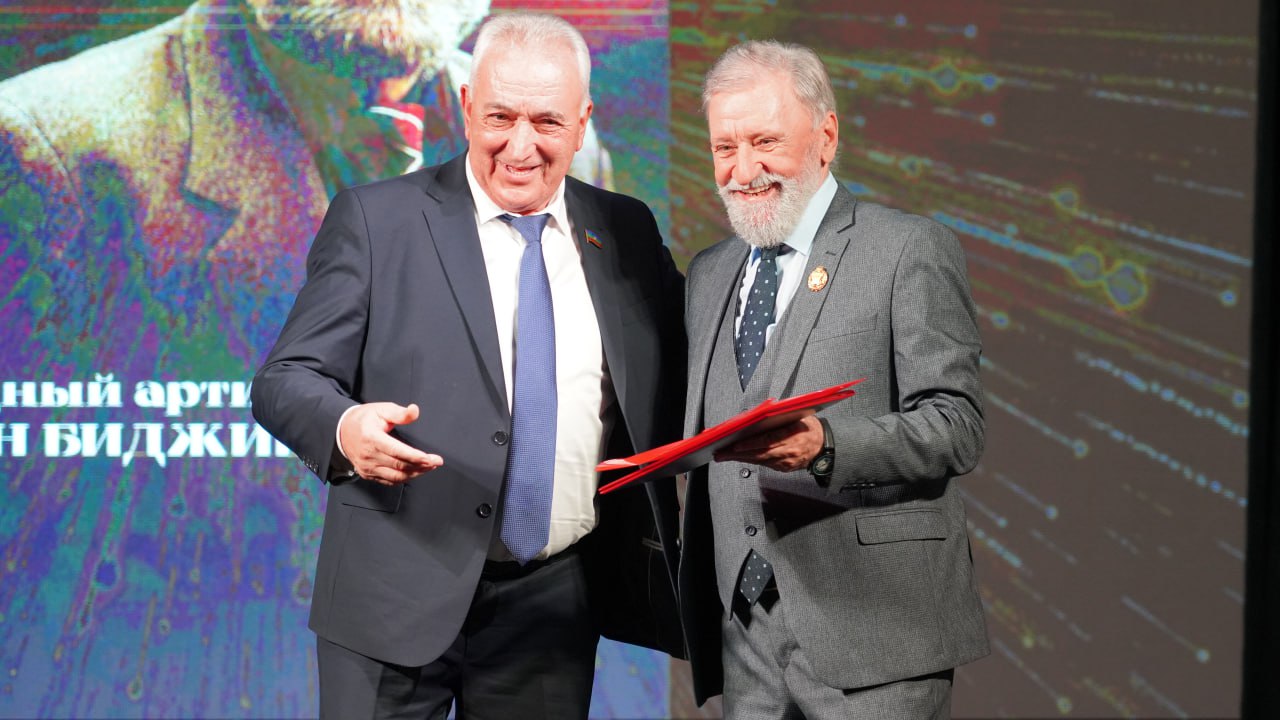 Свой 75-летний юбилей отметил наш земляк, советский и российский актёр, режиссёр, Народный артист России Хасан Якубович Биджиев
