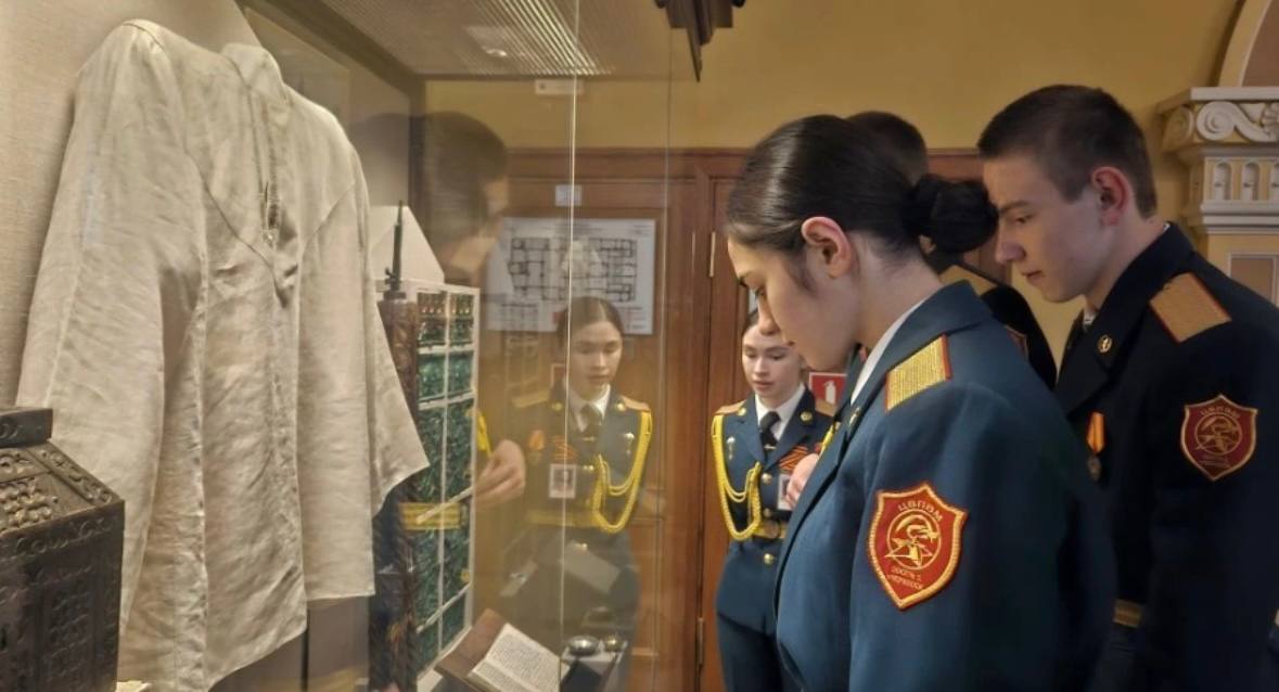 Алексей Баскаев: Доброе утро!. Наши красивые, умные, талантливые дети - воспитанники городского Центра «Авангард» Захар Загудайнов, Бэлла Абайханова, Михаил Цацурин и Медина Алиева шлют вам горячий привет из столицы нашей... Алексей Баскаев: Доброе утро!. Наши красивые, умные, талантливые дети - воспитанники городского Центра «Авангард» Захар Загудайнов, Бэлла Абайханова, Михаил Цацурин и Медина Алиева шлют вам горячий привет из столицы нашей...