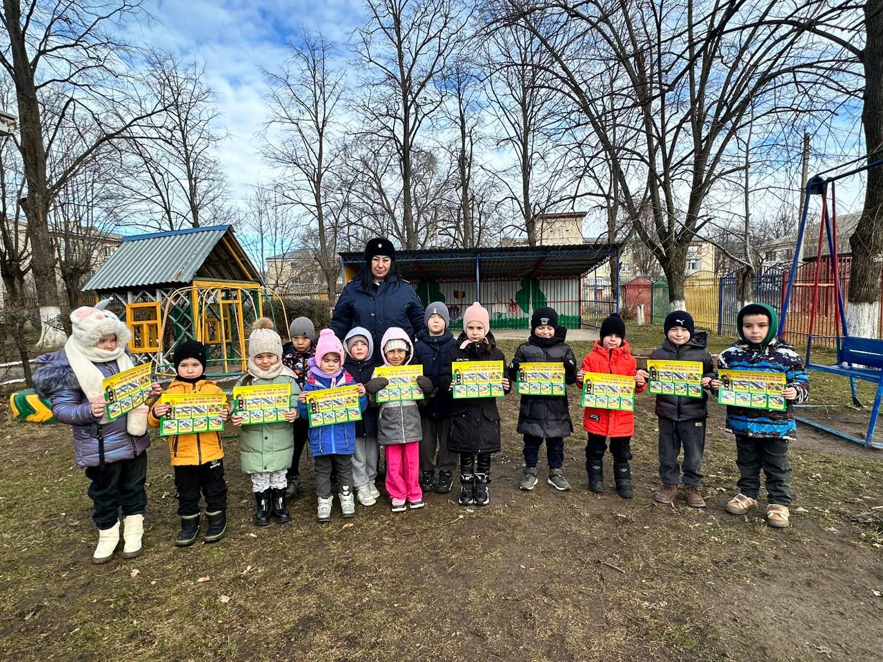 В рамках декады «Безопасная дорога» сотрудники Госавтоинспекции МО МВД России «Адыге-Хабльский» посетили воспитанников детского сада «Солнышко» п. Эркен-Шахар В рамках декады «Безопасная дорога» сотрудники Госавтоинспекции МО МВД России «Адыге-Хабльский» посетили воспитанников детского сада «Солнышко» п. Эркен-Шахар