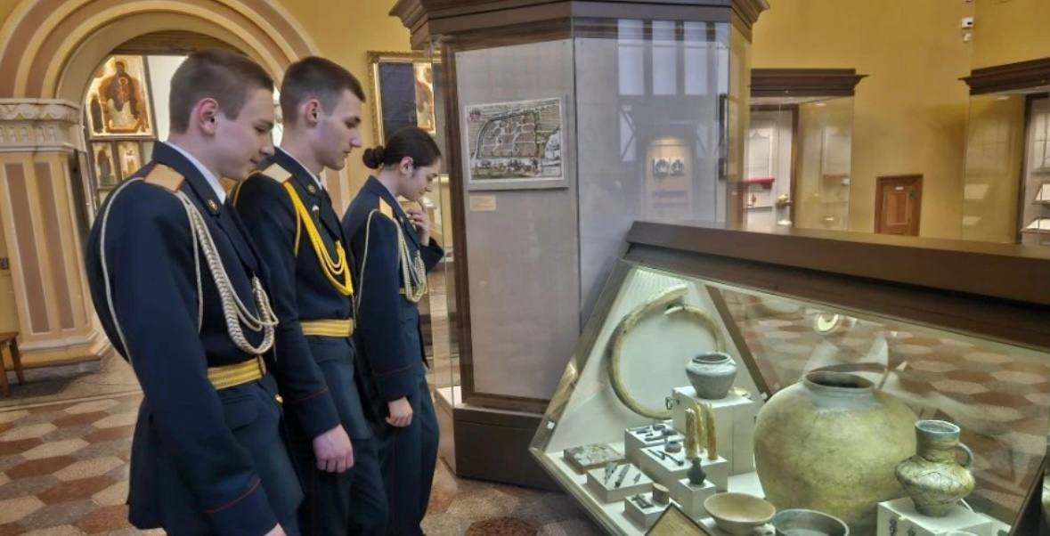 Алексей Баскаев: Доброе утро!. Наши красивые, умные, талантливые дети - воспитанники городского Центра «Авангард» Захар Загудайнов, Бэлла Абайханова, Михаил Цацурин и Медина Алиева шлют вам горячий привет из столицы нашей... Алексей Баскаев: Доброе утро!. Наши красивые, умные, талантливые дети - воспитанники городского Центра «Авангард» Захар Загудайнов, Бэлла Абайханова, Михаил Цацурин и Медина Алиева шлют вам горячий привет из столицы нашей...