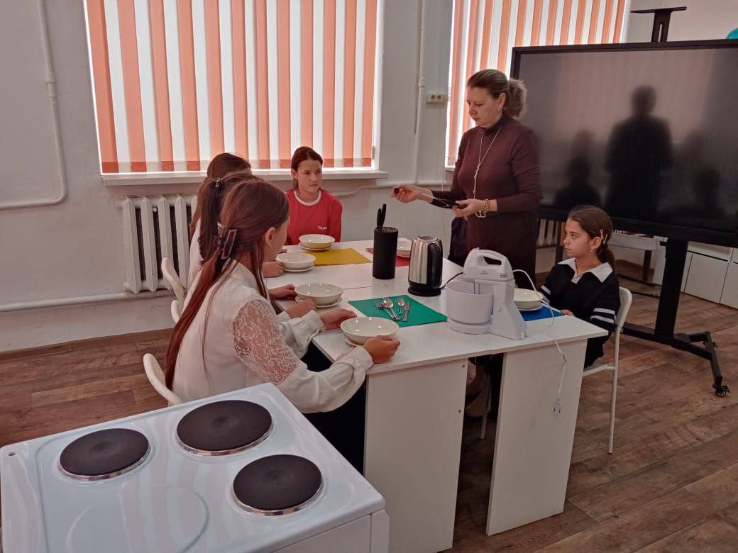 Рашид Темрезов: Новые инструменты, макеты, тренажеры - с таким оборудованием постигать школьные предметы гораздо проще и интереснее Рашид Темрезов: Новые инструменты, макеты, тренажеры - с таким оборудованием постигать школьные предметы гораздо проще и интереснее