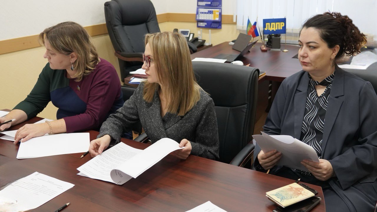 Несколько проектов постановлений рассмотрели на заседании Комитета по Регламенту и мандатным вопросам Несколько проектов постановлений рассмотрели на заседании Комитета по Регламенту и мандатным вопросам