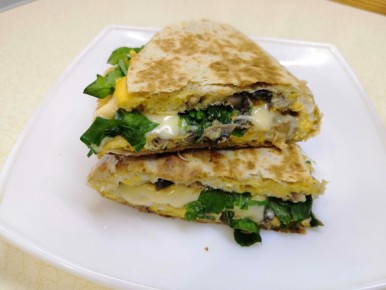 Завтрак с акцентом: лаваш с яично-грибной начинкой как идеальный выбор для активного утра