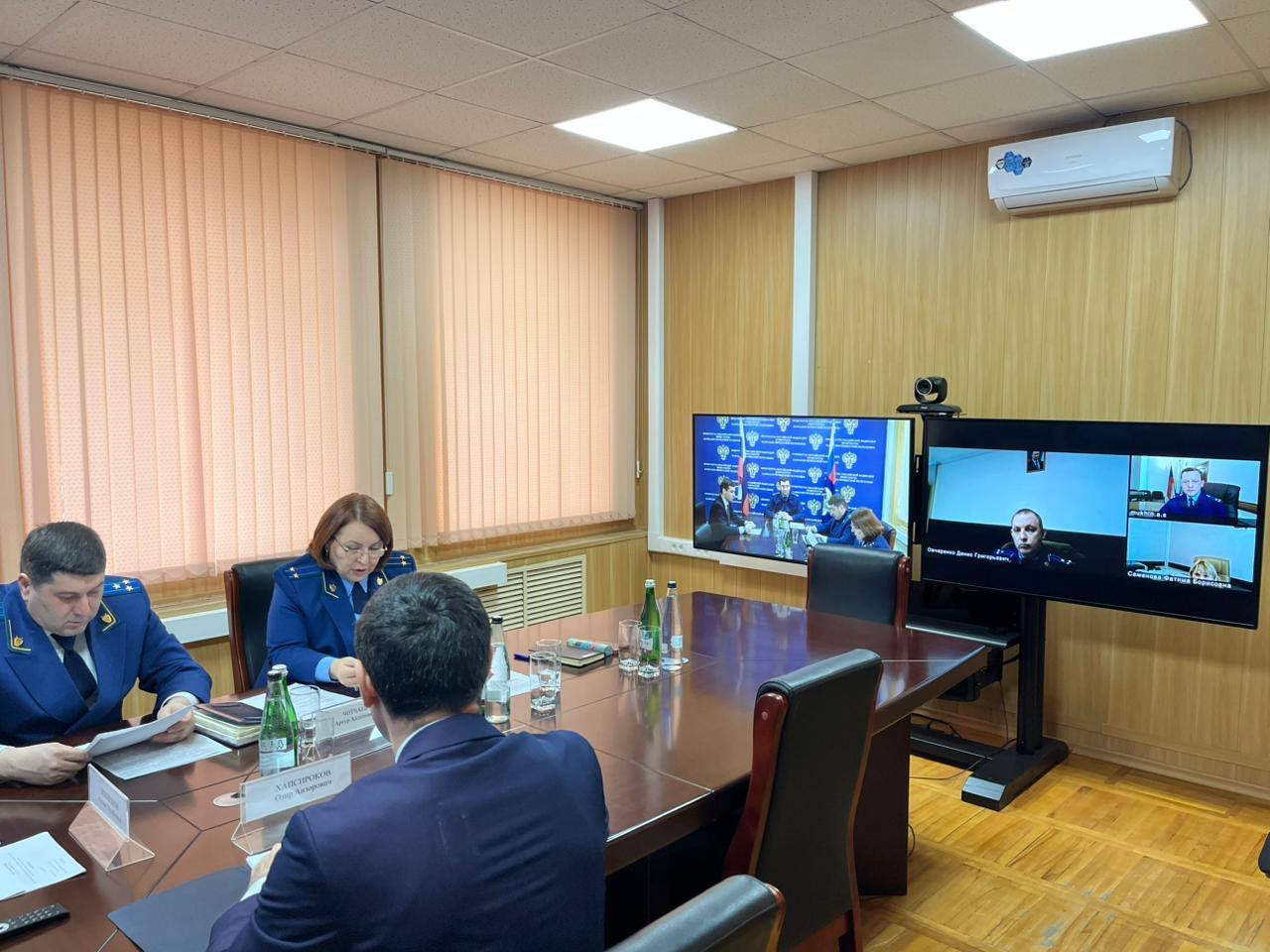 В рамках межведомственной рабочей группы в прокуратуре республики обсуждены вопросы состояния законности в сфере соблюдения жилищного законодательства при управлении многоквартирными домами В рамках межведомственной рабочей группы в прокуратуре республики обсуждены вопросы состояния законности в сфере соблюдения жилищного законодательства при управлении многоквартирными домами