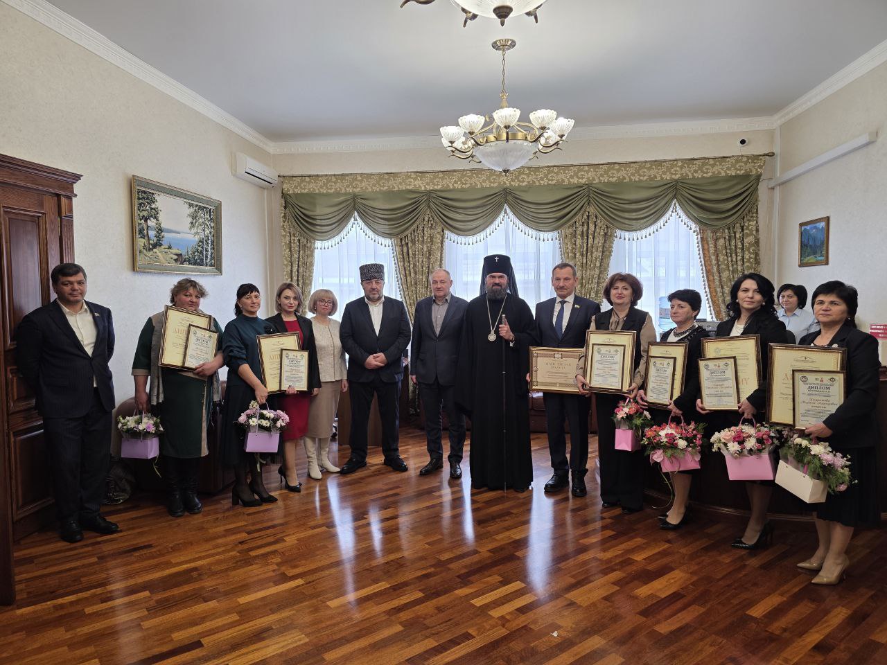 В Парламенте КЧР прошли Епархиальные Рождественские образовательные чтения В Парламенте КЧР прошли Епархиальные Рождественские образовательные чтения