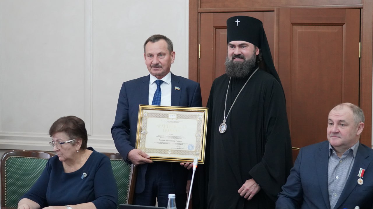 В Парламенте КЧР прошли Епархиальные Рождественские образовательные чтения В Парламенте КЧР прошли Епархиальные Рождественские образовательные чтения