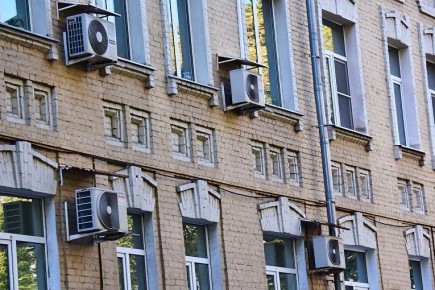 Нарушение, которое может стоить дорого: установка кондиционеров без согласия жильцов