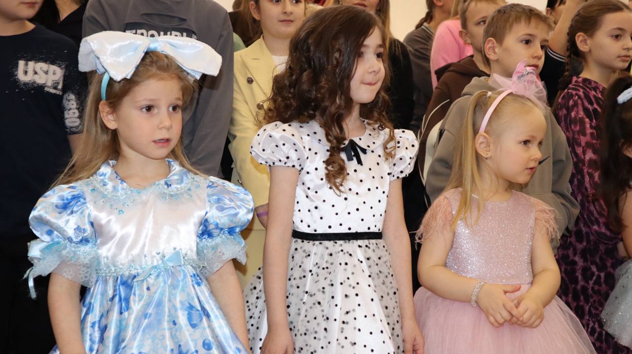 МВД по Карачаево-Черкесской Республике организовало новогоднюю ёлку для детей сотрудников органов внутренних дел МВД по Карачаево-Черкесской Республике организовало новогоднюю ёлку для детей сотрудников органов внутренних дел