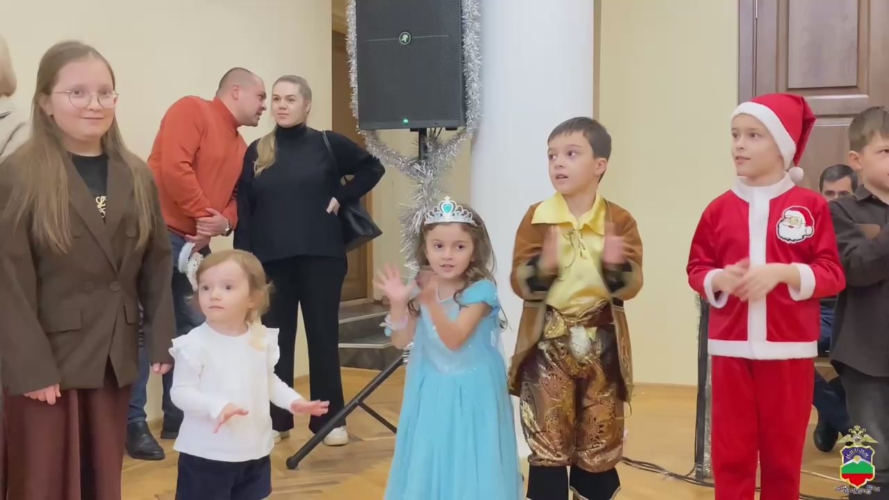 МВД по Карачаево-Черкесской Республике организовало новогоднюю ёлку для детей сотрудников органов внутренних дел