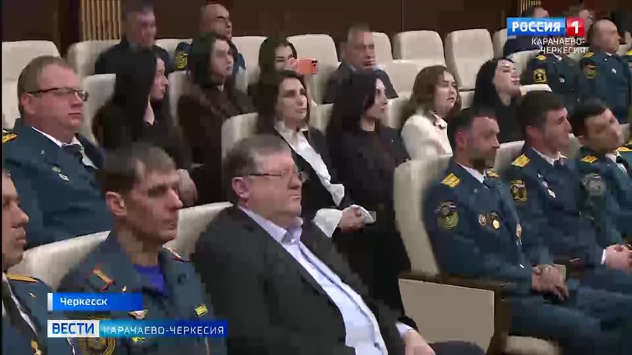 Глава Карачаево-Черкесии вручил госнаграды людям, для которых самопожертвование, мужество и сила духа — ежедневная работа