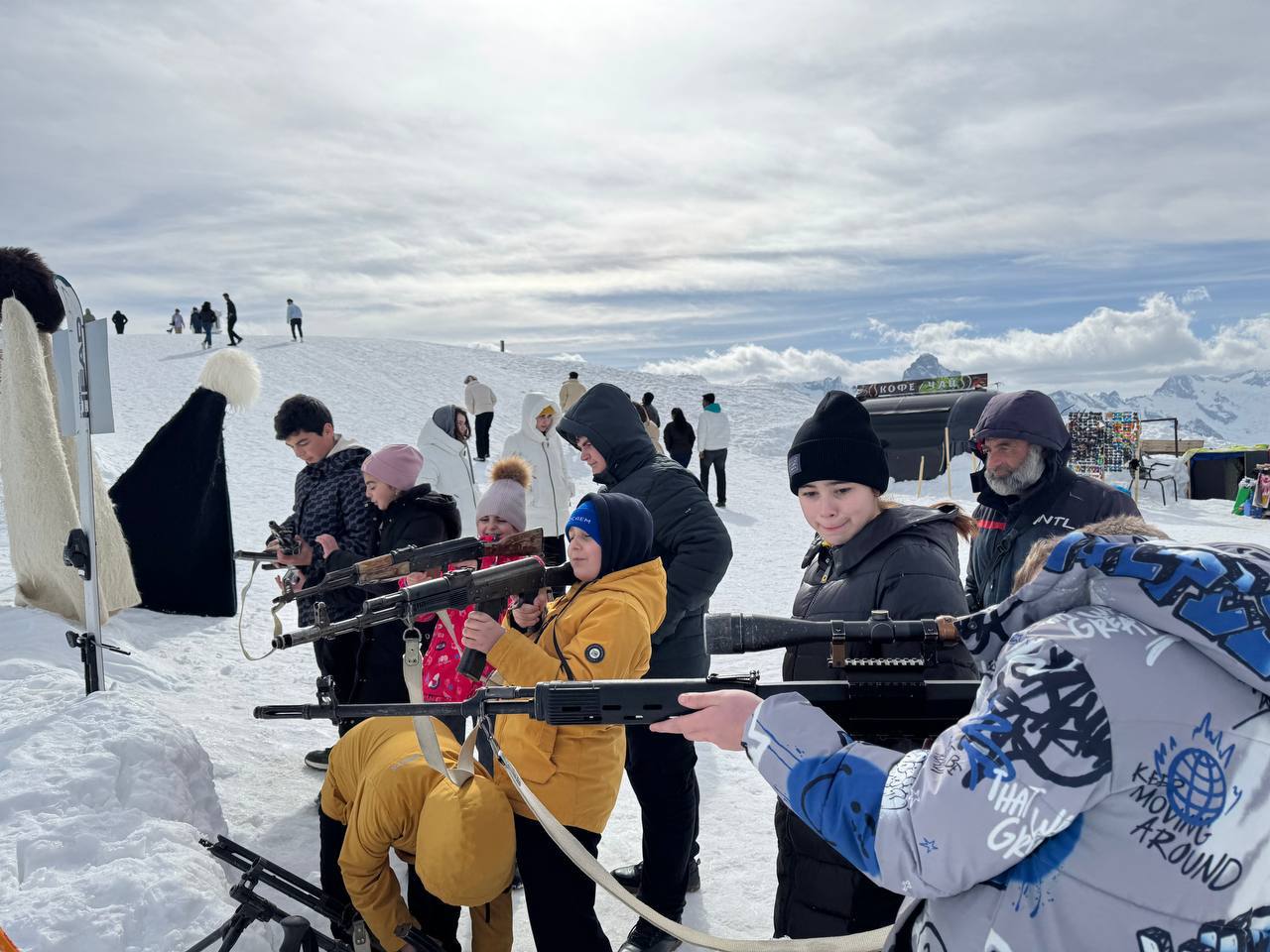 В КЧР в четвёртый раз пройдет лагерь психологической поддержки для детей участников СВО «Академия детства», получивший поддержку Фонда президентских грантов В КЧР в четвёртый раз пройдет лагерь психологической поддержки для детей участников СВО «Академия детства», получивший поддержку Фонда президентских грантов