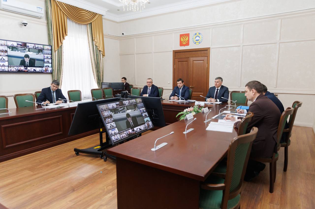 Премьер-министр КЧР Мурат Аргунов принял участие в заседании федерального штаба по газификации, которое провел Вице-премьер РФ Александр Новак Премьер-министр КЧР Мурат Аргунов принял участие в заседании федерального штаба по газификации, которое провел Вице-премьер РФ Александр Новак