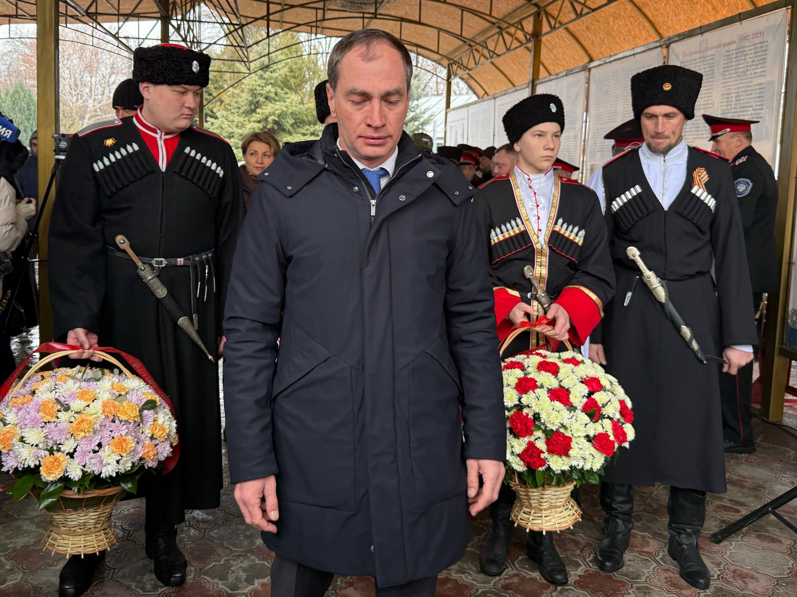 В столице Карачаево-Черкесии почтили память жертв политических репрессий казачества В столице Карачаево-Черкесии почтили память жертв политических репрессий казачества