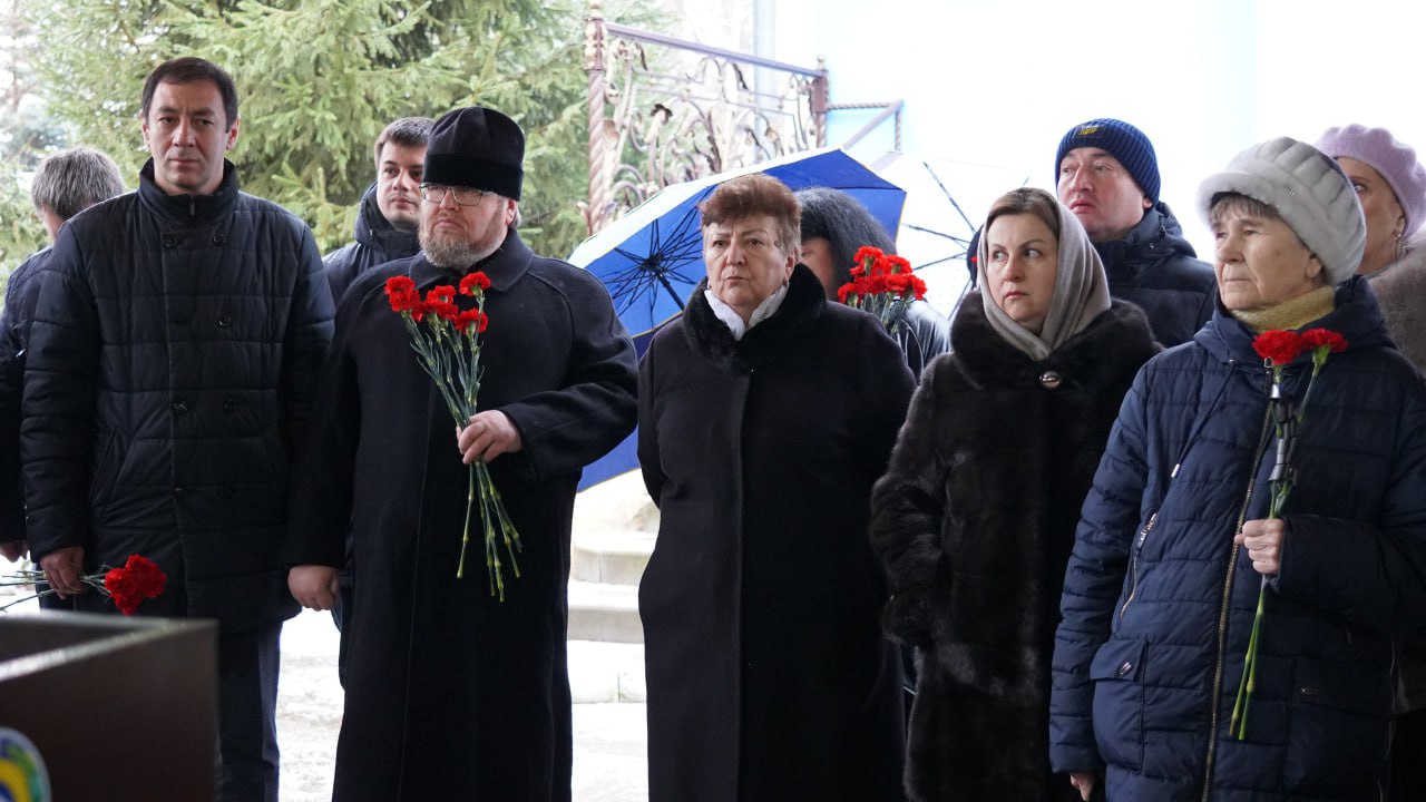 В Карачаево-Черкесии почтили память жертв репрессий против казачества В Карачаево-Черкесии почтили память жертв репрессий против казачества