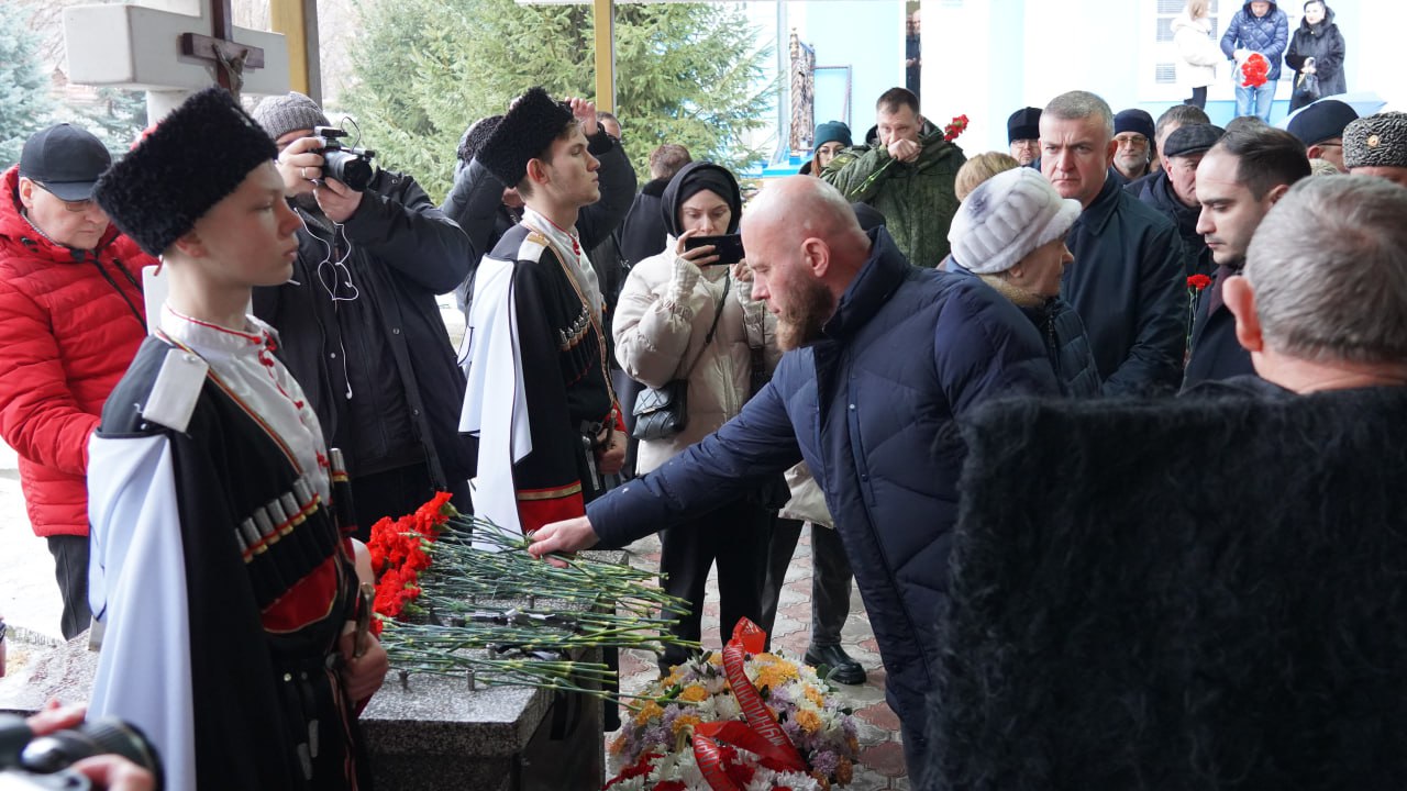 В Карачаево-Черкесии почтили память жертв репрессий против казачества В Карачаево-Черкесии почтили память жертв репрессий против казачества