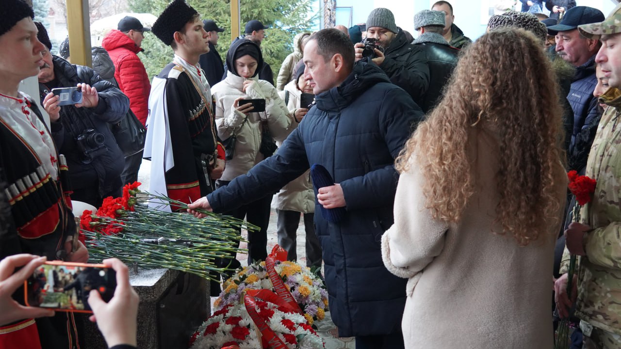 В Карачаево-Черкесии почтили память жертв репрессий против казачества В Карачаево-Черкесии почтили память жертв репрессий против казачества