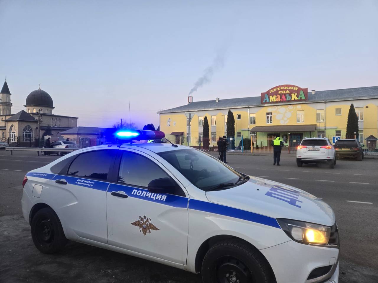 Сотрудники Госавтоинспекции Отдела МВД России по Прикубанскому району провели в селе Чапаевское профилактическое рейдовое мероприятие «Автокресло», направленное на пресечение нарушений правил перевозки детей детей в... Сотрудники Госавтоинспекции Отдела МВД России по Прикубанскому району провели в селе Чапаевское профилактическое рейдовое мероприятие «Автокресло», направленное на пресечение нарушений правил перевозки детей детей в...