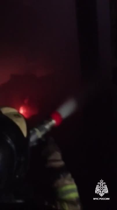 Пожар в неэксплуатируемом складе ликвидирован в Черкесске