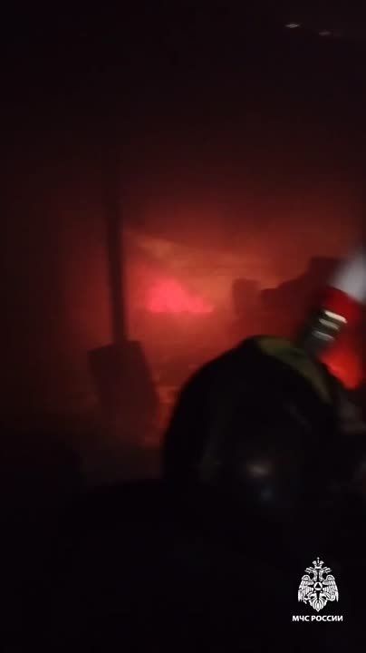 Дополнительные кадры с места тушения пожара в Черкесске