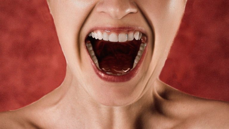 В бытовой кухне порой встречаются неожиданные детали, которые напоминают о внимательности к продуктам