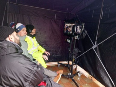 ������ "�����" �������� ������������ �� ������ � ������, �� � � ������������