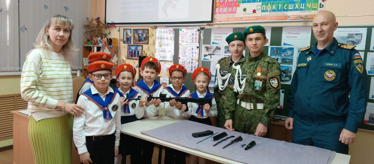 Государственный инспектор Центра ГИМС Главного управления МЧС России по Карачаево-Черкесской Республике Аслан Кемов принял участие в мероприятии, которое прошло в пошефном 2-ом классе "Юный водник" Свято-Сергиевской гимназии... Государственный инспектор Центра ГИМС Главного управления МЧС России по Карачаево-Черкесской Республике Аслан Кемов принял участие в мероприятии, которое прошло в пошефном 2-ом классе "Юный водник" Свято-Сергиевской гимназии...