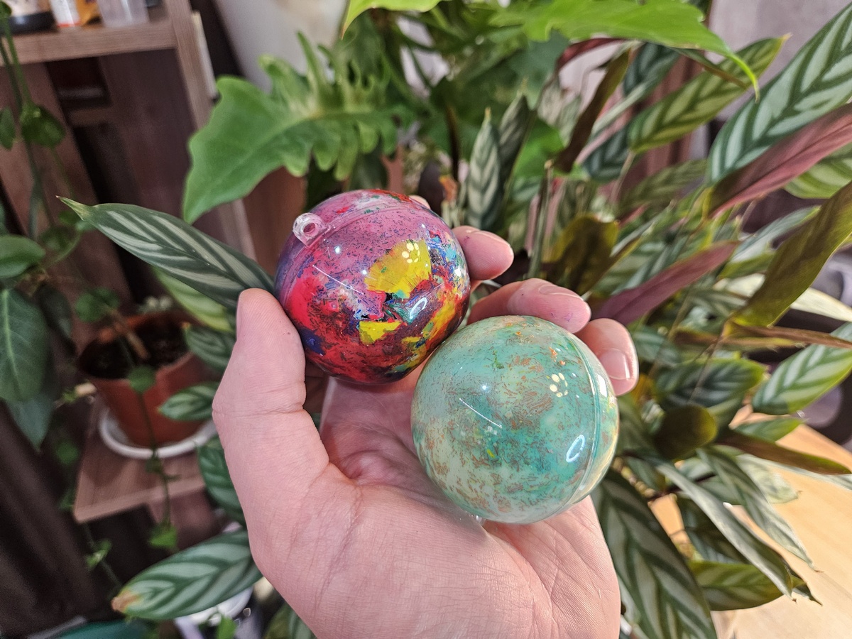 Создайте уникальные ёлочные шары: мастер-класс для всей семьи