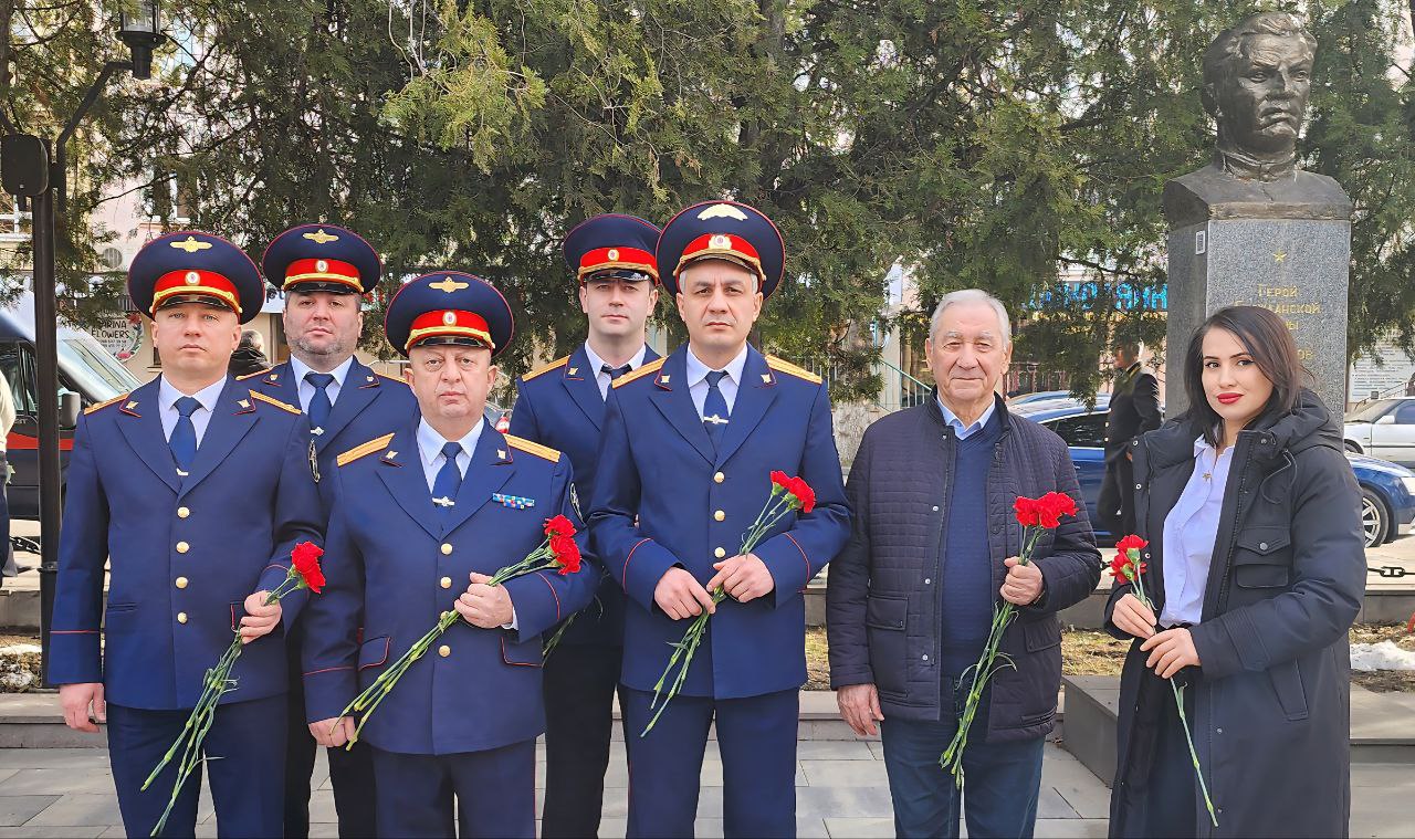 Офицеры следственного управления СК России по Карачаево-Черкесской Республике приняли участие в торжественном мероприятии, посвященном 37-й годовщине со дня вывода войск из Афганистана
