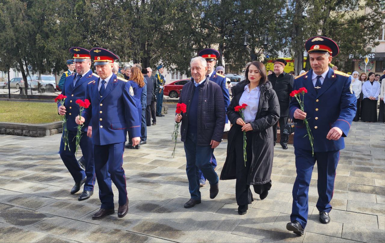 Офицеры следственного управления СК России по Карачаево-Черкесской Республике приняли участие в торжественном мероприятии, посвященном 37-й годовщине со дня вывода войск из Афганистана Офицеры следственного управления СК России по Карачаево-Черкесской Республике приняли участие в торжественном мероприятии, посвященном 37-й годовщине со дня вывода войск из Афганистана