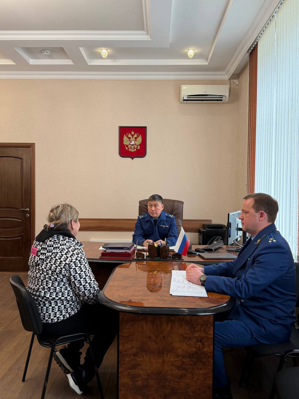 Первый заместитель прокурора Карачаево-Черкесской Республики Санал Бахников провел личный прием жителей города Черкесска