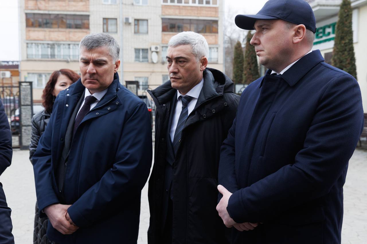 Алексей Баскаев: Карачаево-Черкесию с рабочим визитом посетила группа во главе с помощником Председателя Правительства РФ Муслимом Хучиевым Алексей Баскаев: Карачаево-Черкесию с рабочим визитом посетила группа во главе с помощником Председателя Правительства РФ Муслимом Хучиевым