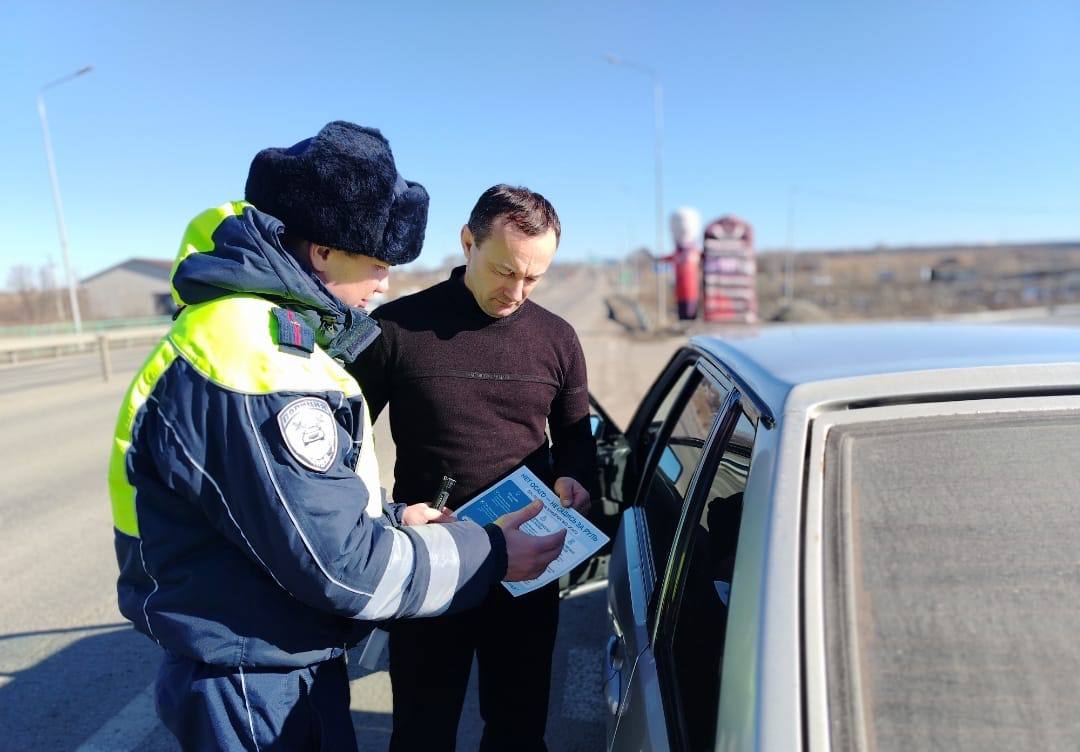 Сотрудники Госавтоинспекции МО МВД России «Адыге-Хабльский» провели профилактическую акцию «Без ОСАГО за руль нельзя» с водителями транспортных средств на территории обслуживания Сотрудники Госавтоинспекции МО МВД России «Адыге-Хабльский» провели профилактическую акцию «Без ОСАГО за руль нельзя» с водителями транспортных средств на территории обслуживания