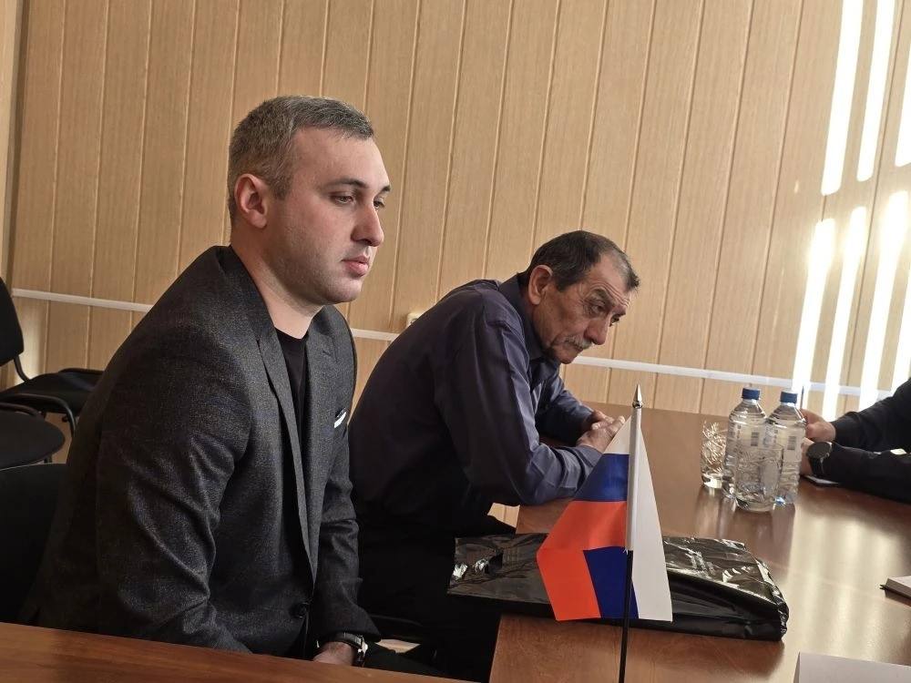 Заместитель министра внутренних дел по Карачаево-Черкесии Мурат Динаев провел прием граждан по вопросам трудоустройства на службу в МО МВД России «Карачаевский» Заместитель министра внутренних дел по Карачаево-Черкесии Мурат Динаев провел прием граждан по вопросам трудоустройства на службу в МО МВД России «Карачаевский»