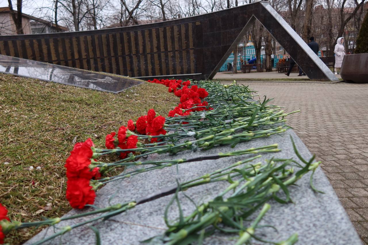 Алексей Баскаев: И не померкнет ваш подвиг в веках… Алексей Баскаев: И не померкнет ваш подвиг в веках…