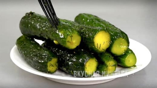 Как приготовить малосольные огурцы: простой и оригинальный рецепт