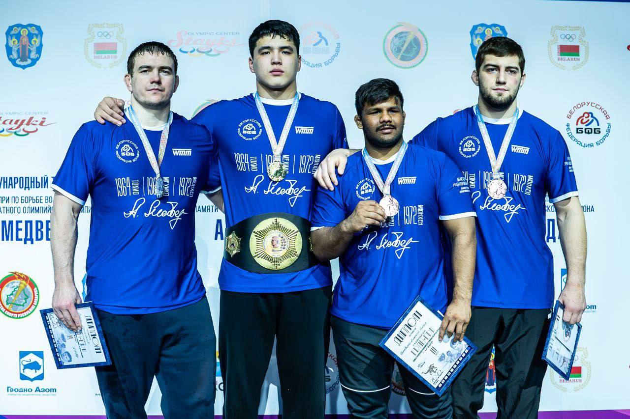 Спортсмен из КЧР Расул Копсергенов стал бронзовым призёром 55-го Международного турнира Гран-при по вольной борьбе памяти Александра Медведя, который прошёл в Минске и собрал более 300 участников из 14 стран