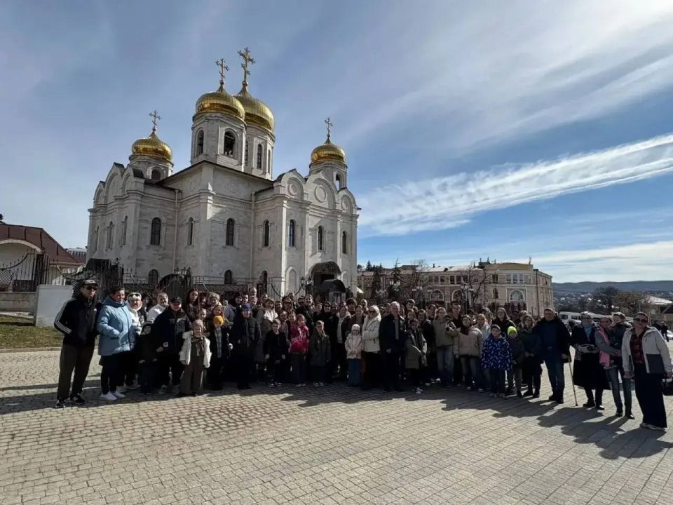 Для 130 членов семей участников СВО из КЧР организовали духовно-просветительскую паломническую поездку