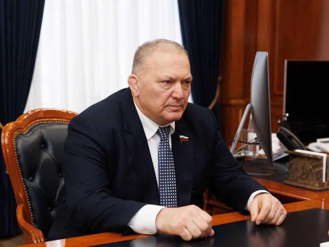 Глава Карачаево-Черкесии Рашид Темрезов провёл рабочую встречу с членом Совета Федерации от КЧР Крымом Казаноковым Глава Карачаево-Черкесии Рашид Темрезов провёл рабочую встречу с членом Совета Федерации от КЧР Крымом Казаноковым