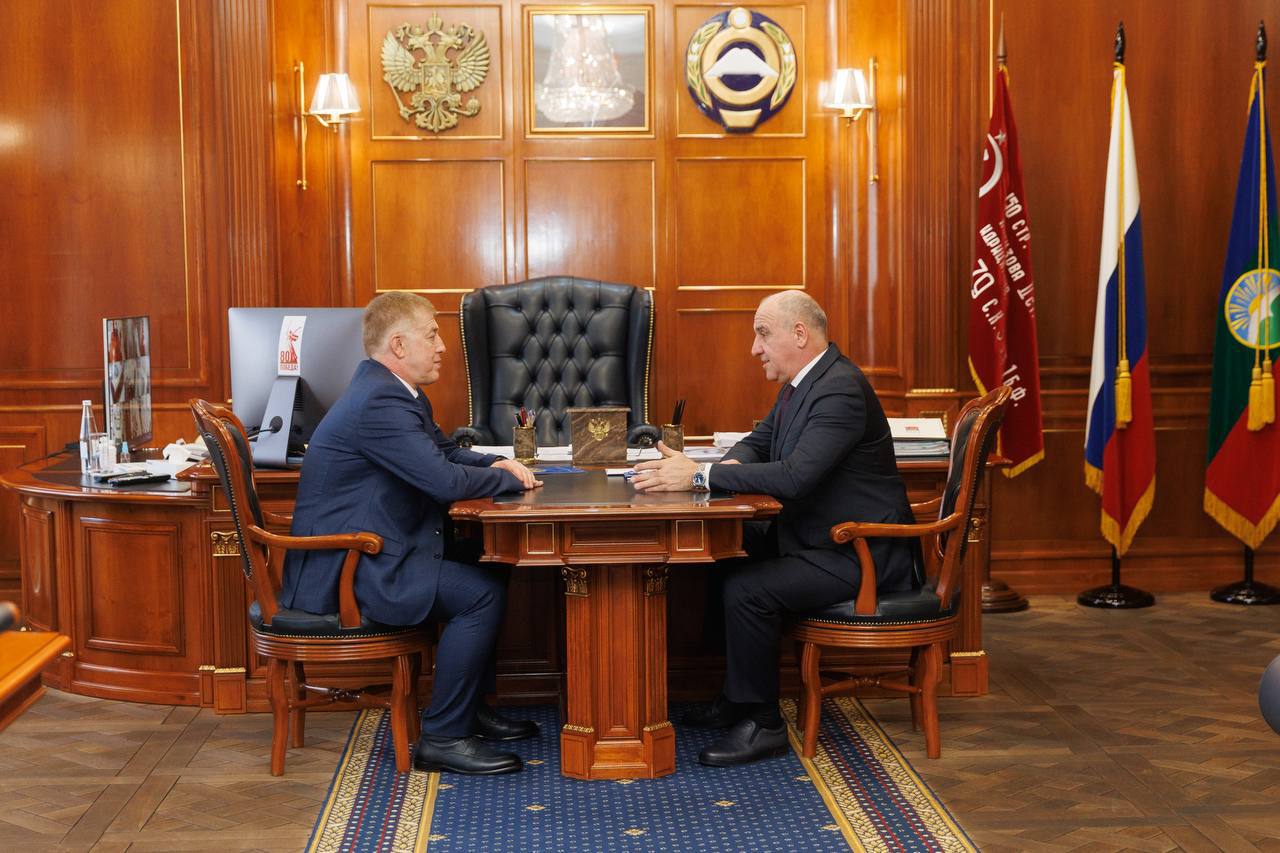 Глава Карачаево-Черкесии Рашид Темрезов провел рабочую встречу с руководителем Кавказского управления Ростехнадзора Аланом Цалиевым