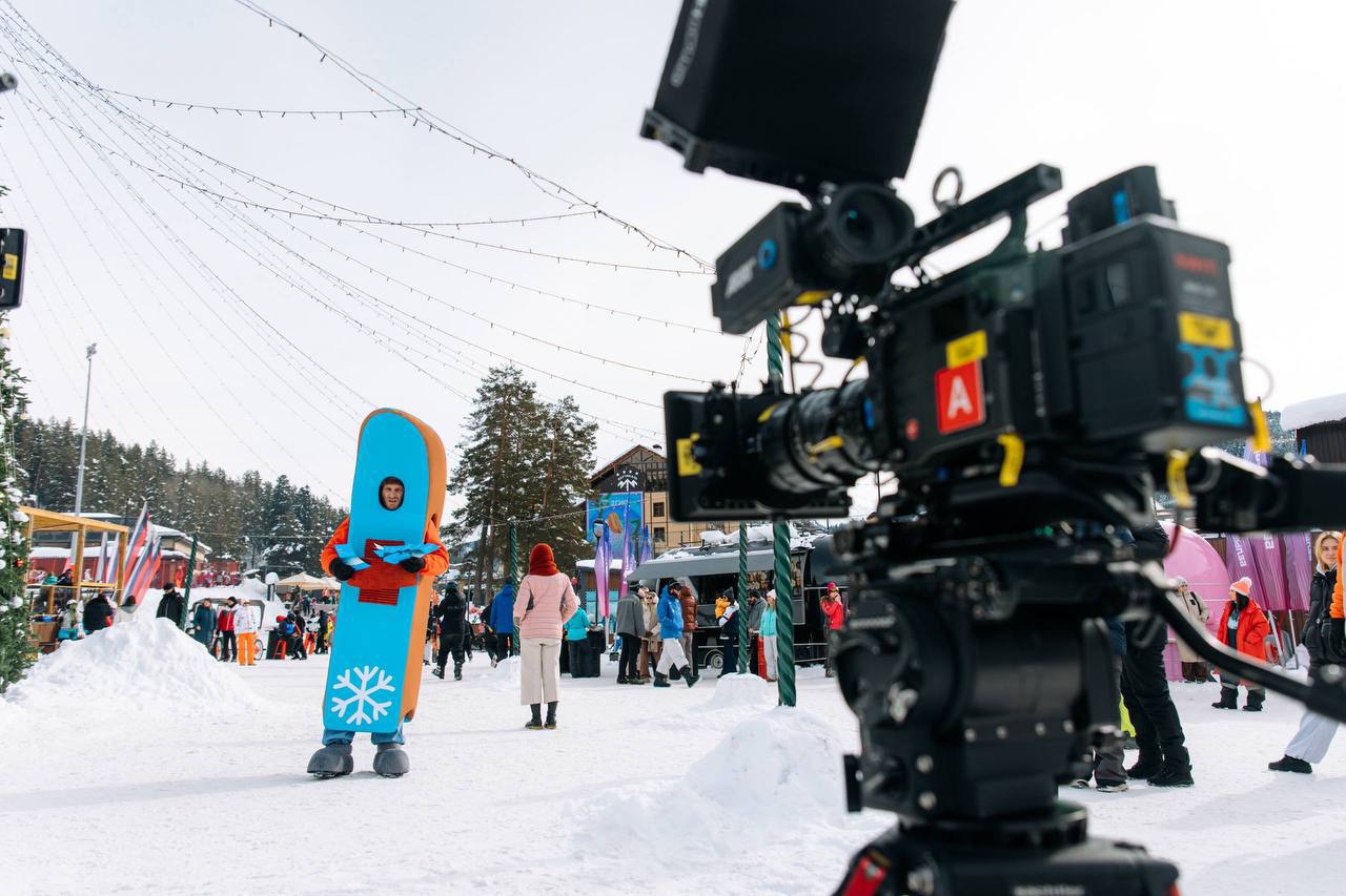 Курорт «Архыз» стал площадкой для съемок сериала «Горнолыжка» Курорт «Архыз» стал площадкой для съемок сериала «Горнолыжка»